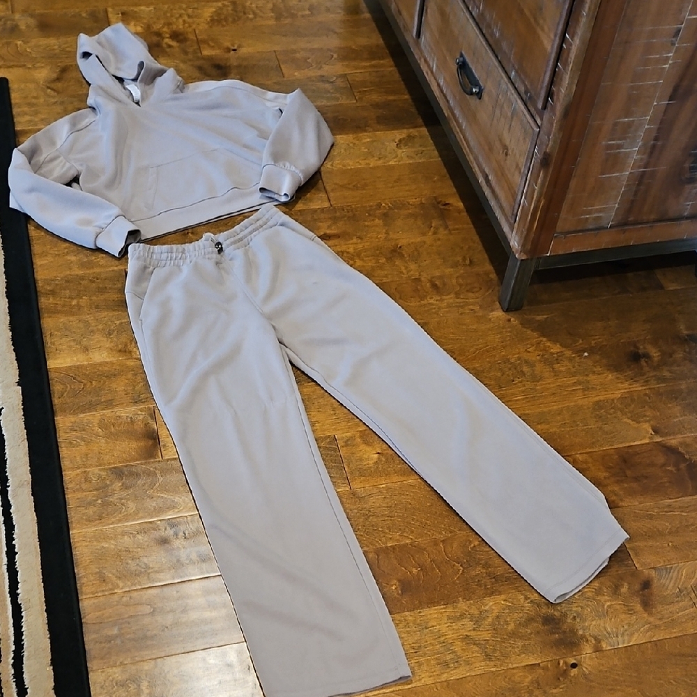 Women's Tan Lounge Pants And Matching Top With Hood